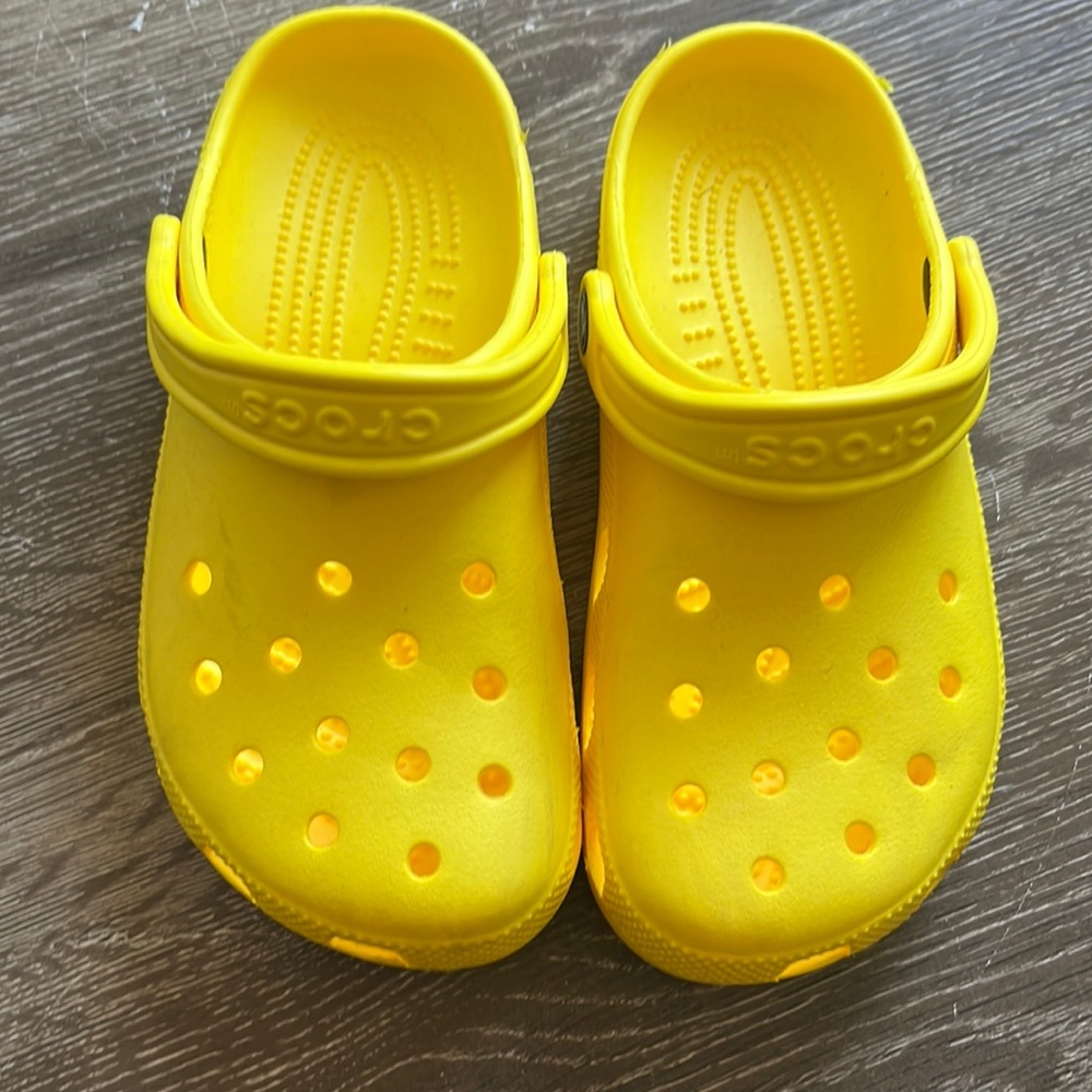 Yellow Crocs classic